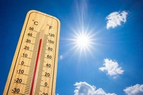 Calor extremo con termómetro