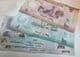 Billetes de papel de dirham de los Emiratos Árabes Unidos