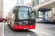 Autobús Volvo circula en Dubái.