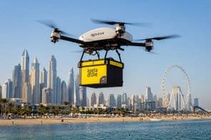 Entrega con drones en la playa de Dubái