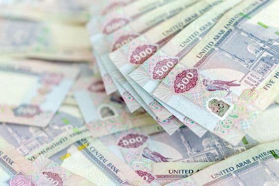 Dirhams de los Emiratos Árabes Unidos.