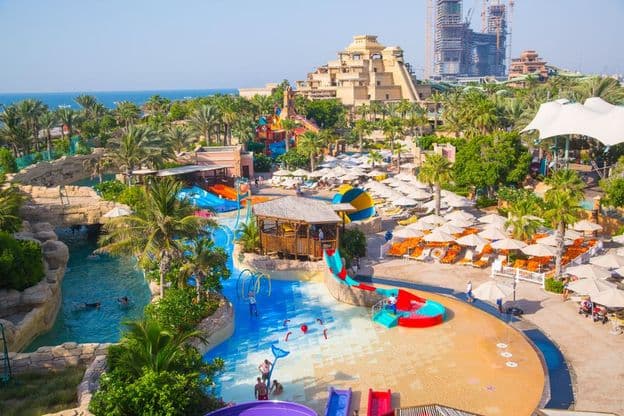 Vista del parque acuático Aquaventure y la Torre Neptuno
