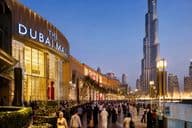 Multitud festiva en Dubai Mall