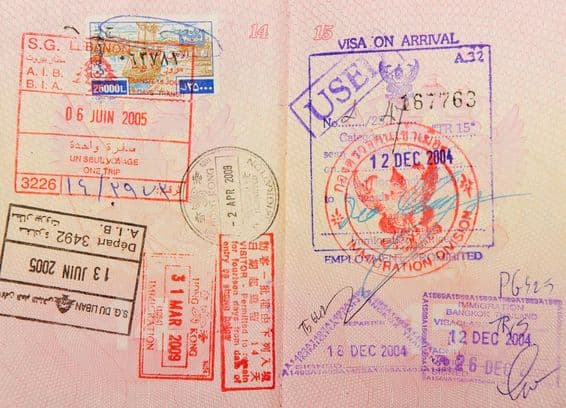 pasaporte con sellos de Tailandia, Hong Kong y Líbano