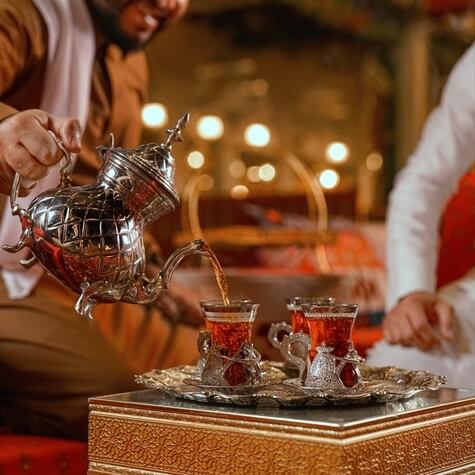 Escena de té en Dubái